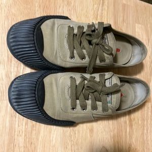 Prada Sneakers size 38.5, size 8 US- canvas no tears